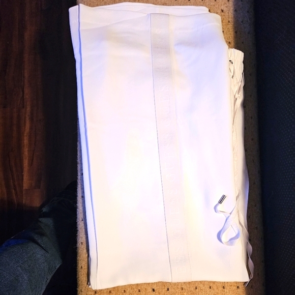 NWT Guess Gemma Pants - Picture 1 of 14